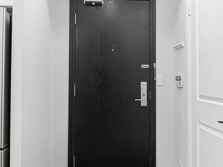90 Absolute Ave #2107 — Photo 4