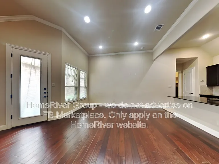 571 Cotley Dr — Photo 2