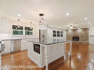 20901 Pebble Ln, Lenexa, KS 66220