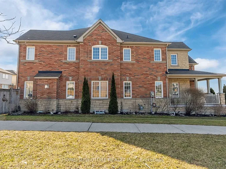 1381 Clearbrook Dr — Photo 2