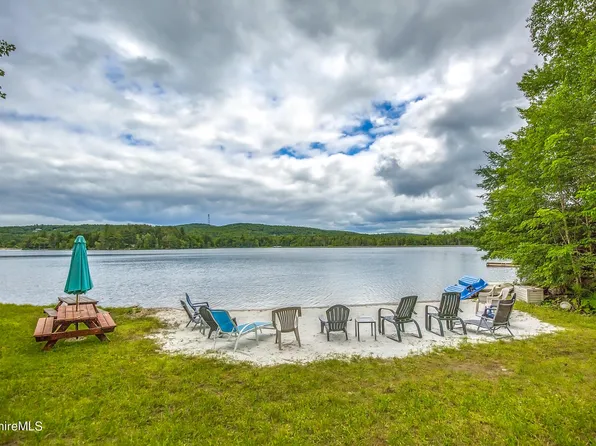 140 Lenore Dr, Hinsdale, MA 01235