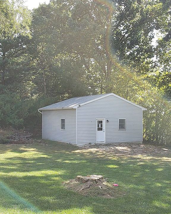 2nd image of 1131 Elizabeth Ct
