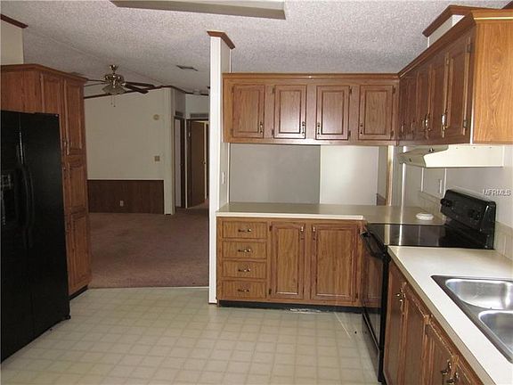 3rd image of 1105 County Road 482c