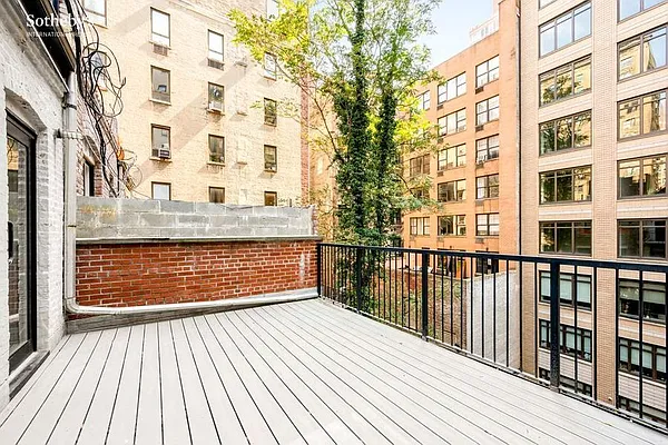 Rented by Sotheby's International Realty | media 21