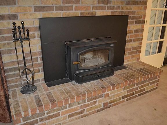 4th image of 4813 Royal Oak St