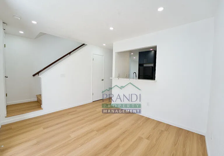 100 Marin Center Dr #64 — Photo 10