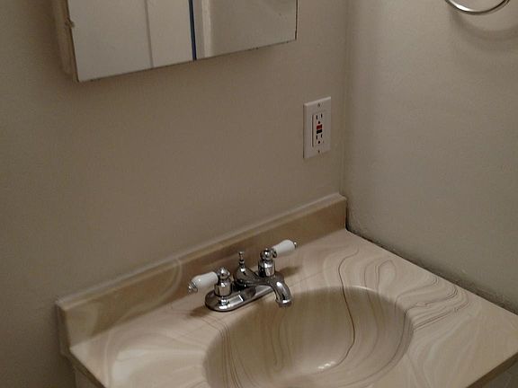 5th image of 501 Garfield St APT 206