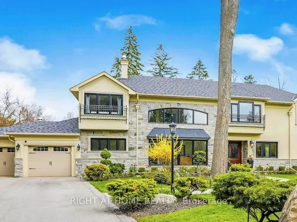 471 Country Club Cres, Mississauga, ON L5J 2P9