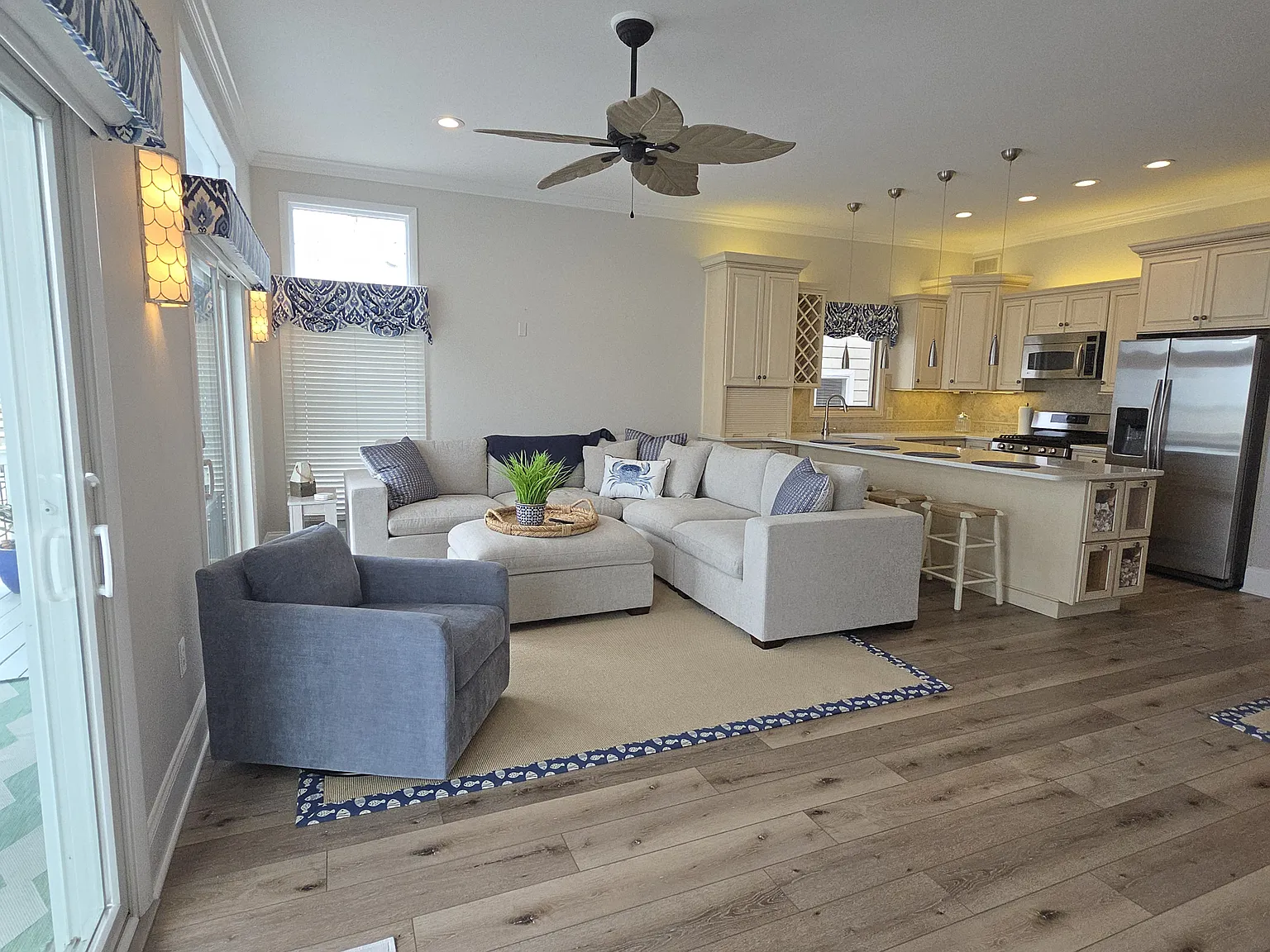 3 bed, 1214 sqft, $3,900 — Photo 2