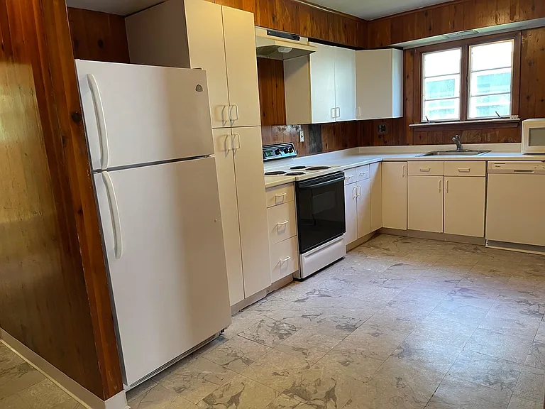 4 Pierson Pl #A — Photo 6