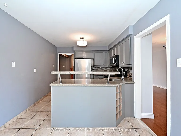 35 Dakin Dr — Photo 11