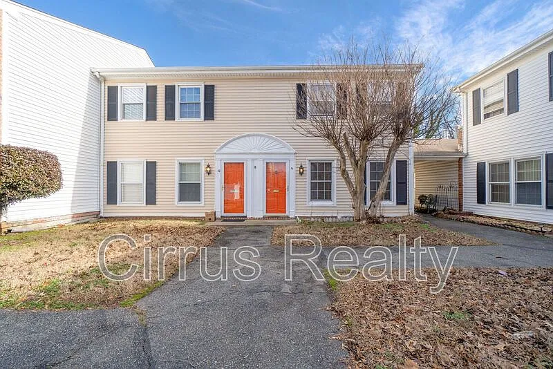 9 Towne Square Dr