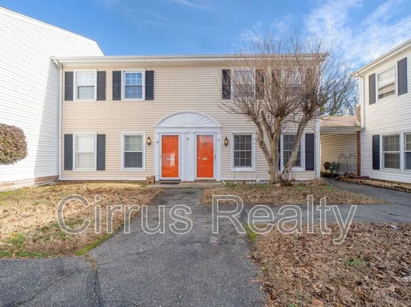 9 Towne Square Dr, Newport News, VA 23607