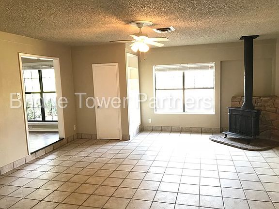 2nd image of 1129 Carmody Dr