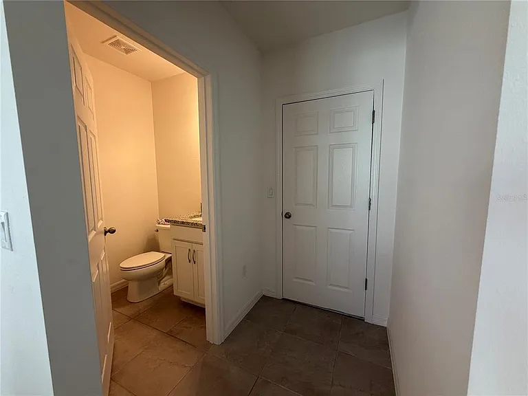 434 North Blvd E — Photo 33