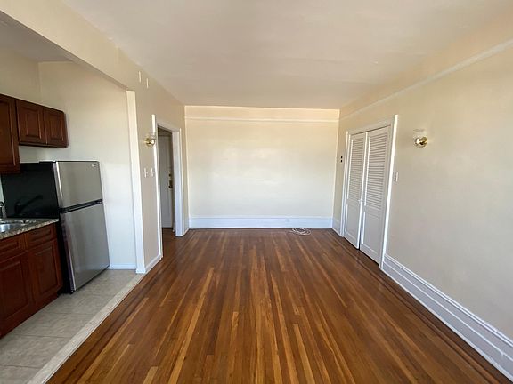 4th image of 2801 Kennedy Blvd APT E15