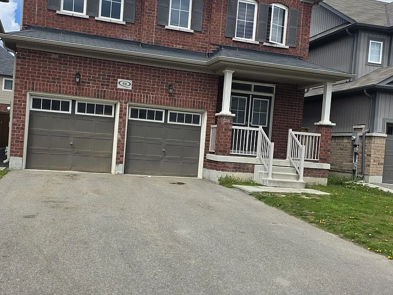44 Bruce Cameron Dr — Photo 2