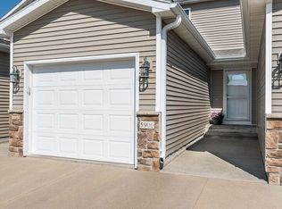 5906 Austin Ave, Davenport, IA 52804