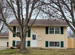 120 N Elm Ln, Glenwood, IL