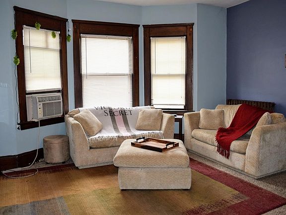 2nd image of 3205 Archwood Ave