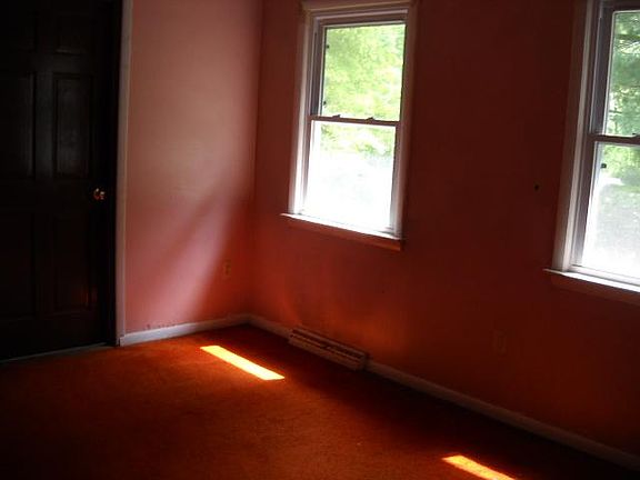 5th image of 36 Seybolt Ave