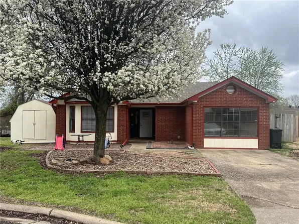 1907 Timber Oaks Ln, Van Buren, AR 72956