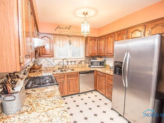 3rd image of 2101 Willowhill Ln