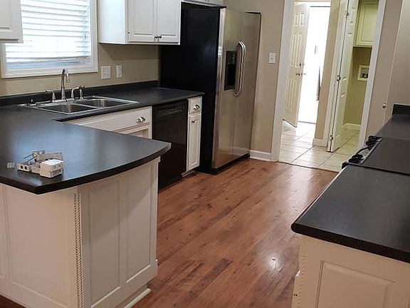 3rd image of 672 Justin Dr