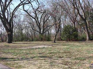 205 W 4th St, Perry, KS 66073