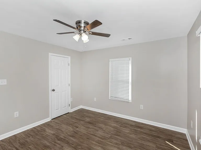 2819 Barbara Dr NW — Photo 7