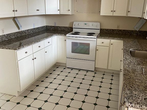 2nd image of 8 Lincoln St APT 212