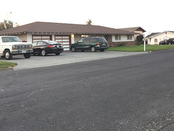 2nd image of 647 S 12th Ave
