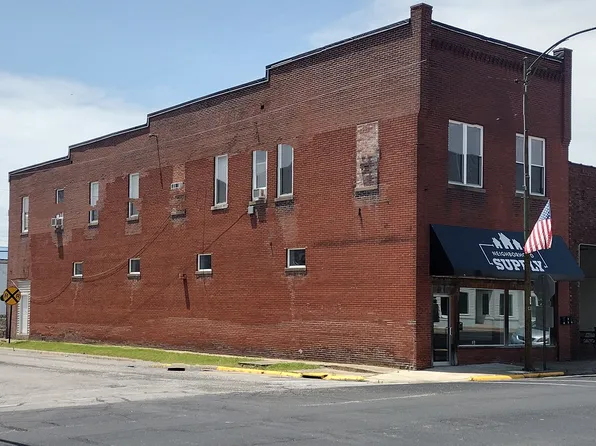 201 W Market St #2, Christopher, IL 62822