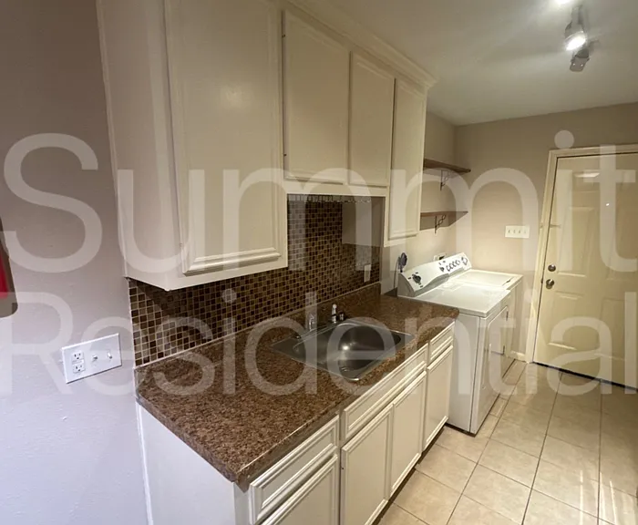 4445 Bell St #B — Photo 9