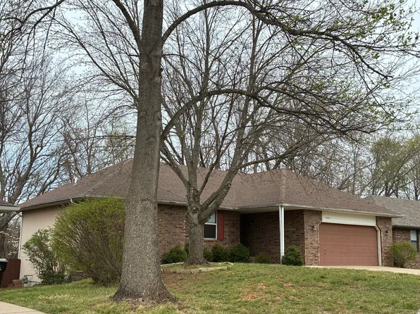 3991 W Tracy St, Springfield, MO 65807