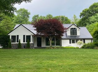 395 Somerset Rd, Akron, OH 44313