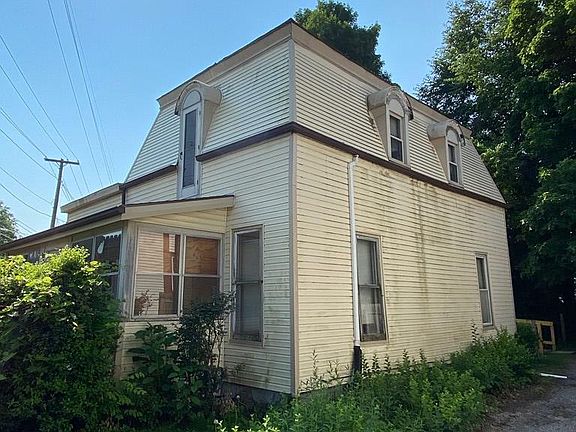 3rd image of 503 E Main St