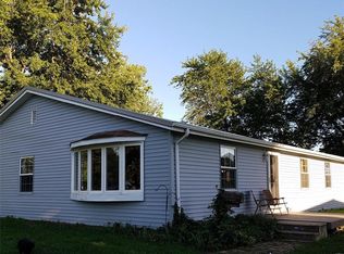 609 E Walnut St, Shelbina, MO 63468