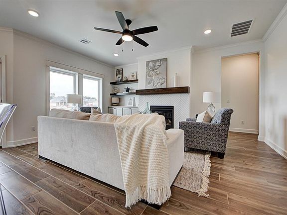 4th image of 4916 Desert Willow Ln
