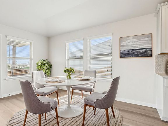 SAN_Legendary Trails_Preston_C403_Dining_112 Shelton Pass_018 virtually staged.png