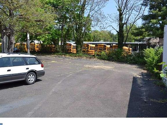 3rd image of 1811 Horace Ave
