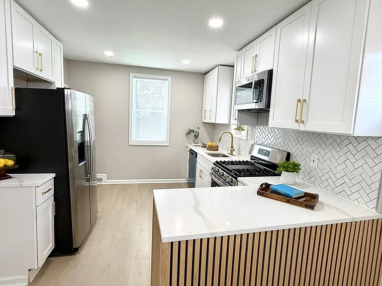 3903 Oakford Ave — Photo 1