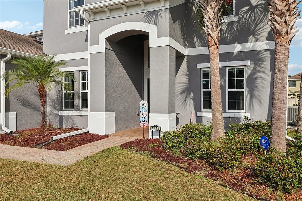 4 bed, 3.5 bath, 3807 sqft, $4,250 — Photo 4