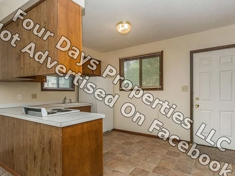 4421 S Union St — Photo 5