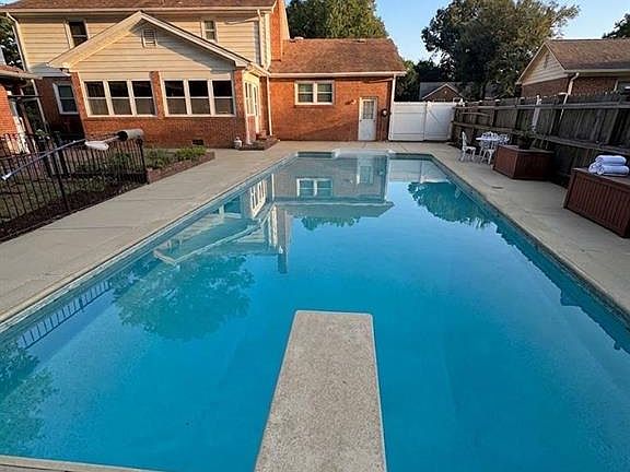 4th image of 316 Tudor Pl