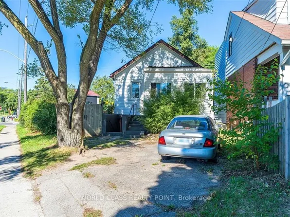 1 McIntosh St, Toronto, ON M1N 3Y3