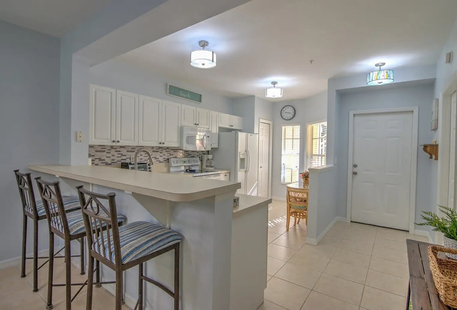2 bed, 2.0 bath, 1399 sqft, $2,705 — Photo 2