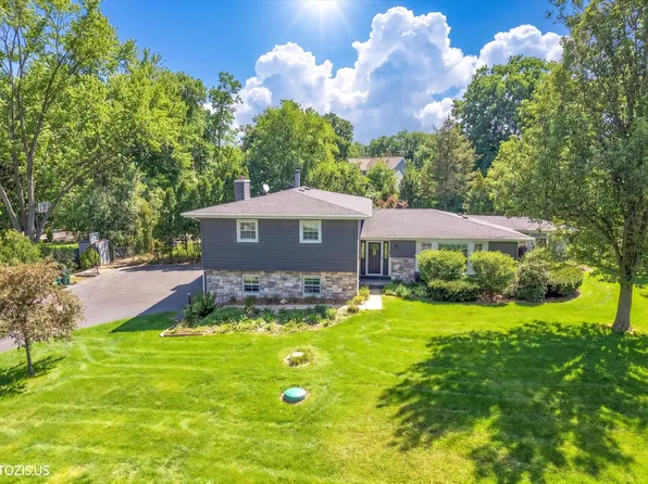 3270 Middlesax Dr, Long Grove, IL 60047