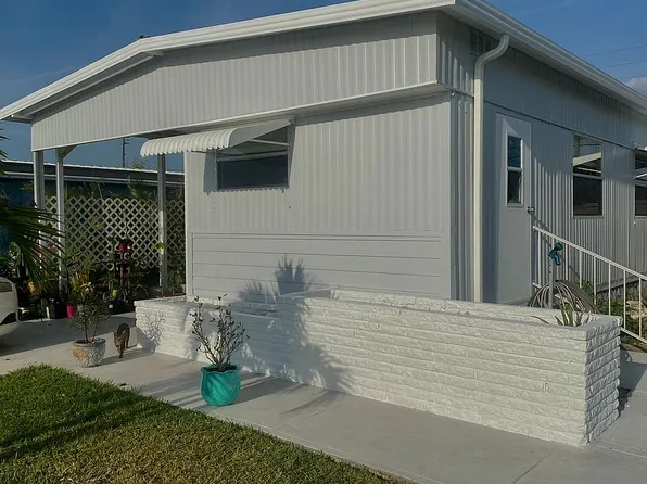 5031 4th St E, Bradenton, FL 34203