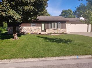 129 Fairway St, Combined Locks, WI 54113